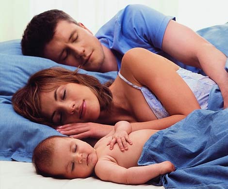 У детей, которые спят с родителями, чаще возникает астма
