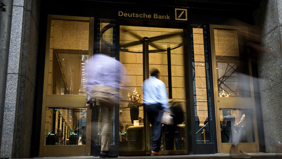 Deutsche Bank нанял друга генпрокурора США, чтобы укрепить свои позиции в Вашингтоне