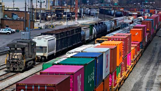 Джо Байден достиг соглашения с профсоюзами, чтобы предотвратить железнодорожную забастовку в США