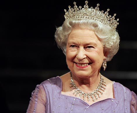 Елизавета II стала самым долгоправящим живым монархом в мире