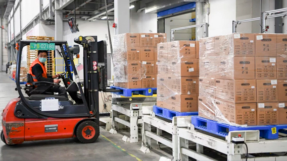 Фонд основателя Alibaba пожертвовал США наборы для тестирования и медицинские маски для защиты от коронавируса Фонд основателя Alibaba пожертвовал США наборы для тестирования и медицинские маски для защиты от коронавируса