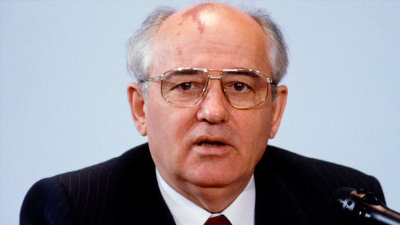 Горбачев не считает экономику причиной краха СССР Горбачев не считает экономику причиной краха СССР