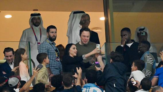 Илон Маск был замечен с пропутинской российской телеведущей на финале чемпионата мира по футболу в Катаре