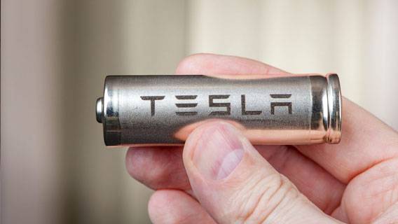 Илон Маск заявил, что Tesla может заняться добычей лития из-за «безумных» цен на металл
