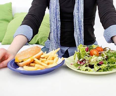 Исследования показали, что при похудении можно употреблять нездоровую пищу