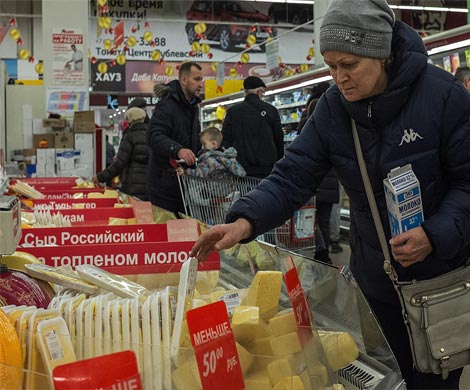 Из-за бедности россияне тратят меньше на товары первой необходимости