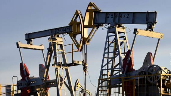 Какие меры принимает Россия в ответ на введение потолка цен на нефть странами Запада