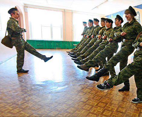 Каждая российская школа получит военных шефов