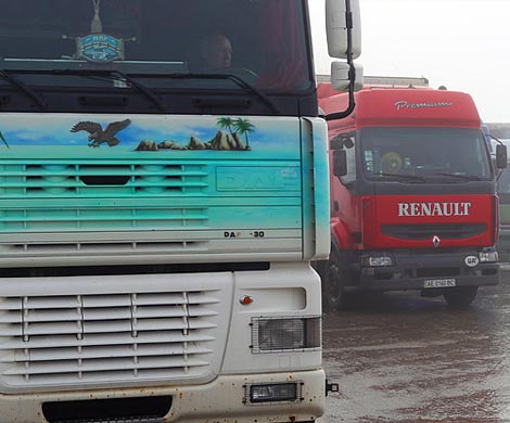 Киев решил разблокировать транзит грузовиков Москвы 