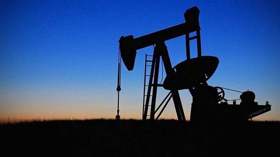 Китай начал продавать запасы нефти после просьбы США Китай начал продавать запасы нефти после просьбы США