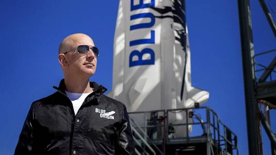 Компания Blue Origin Джеффа Безоса может запустить свою мегаракету в следующем году