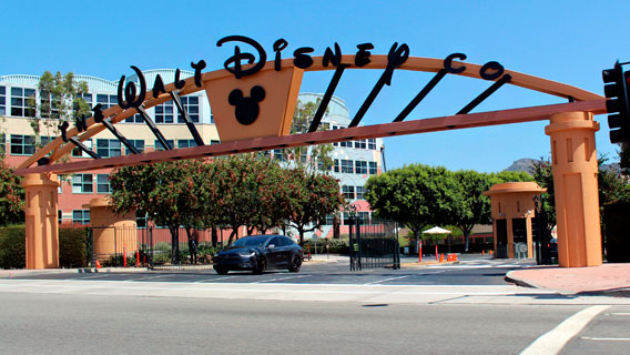 Компания Disney остановила выплату зарплат более 100 000 сотрудникам Компания Disney остановила выплату зарплат более 100 000 сотрудникам