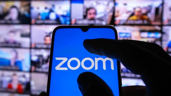 Компания Zoom сообщила об увеличении числа клиентов за последний квартал и повысила прогнозы по годовой выручке