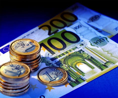 Курс евро прыгнул выше 72 рублей