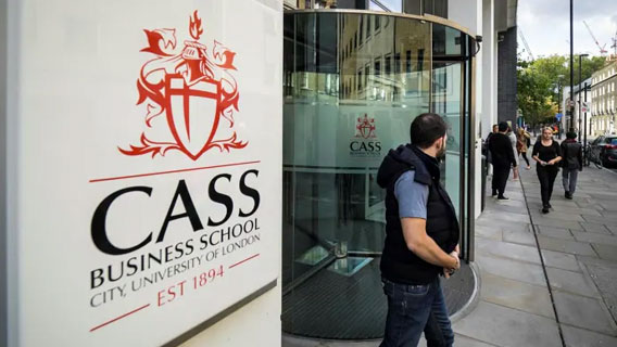 Лондонский городской университет убрал имя Джона Касса из названия бизнес-школы из-за его связей с работорговлей