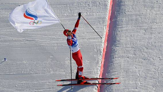 Лыжник Большунов принес России первое золото в олимпийском Пекине