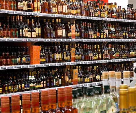 Мантуров поддержал запрет продажи крепкого алкоголя лицам до 21 года