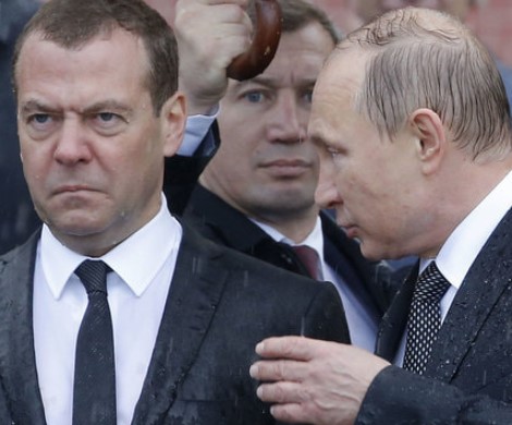 СМИ снова прочат российскому премьеру Медведеву проблемы