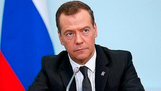 Медведев отменит профессиональные праздники