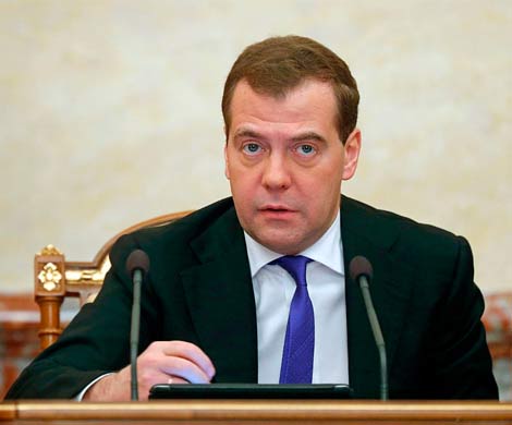 Медведев поручил правительству наладить мониторинг рынка продовольствия