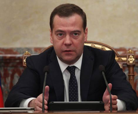Медведев: ситуация в экономике под контролем