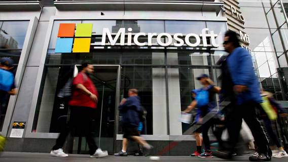 Microsoft увольняет 10 000 сотрудников