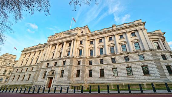 Минфин Великобритании объявил о дефиците бюджета в размере £55 млрд 