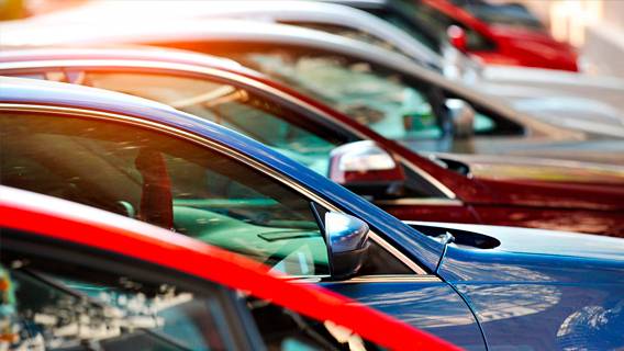Минпромторг сообщил о постепенном снижении цен на автомобили