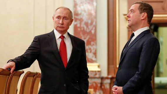 Михаил Хазин рассказал о плане Путина отрезать либералов от власти через Медведева Михаил Хазин рассказал о плане Путина отрезать либералов от власти через Медведева