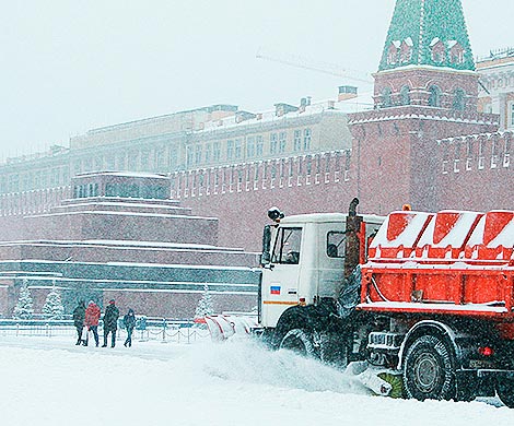 Москву завалил снегопад