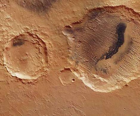На Марсе обнаружен уникальный тройной кратер-гигант