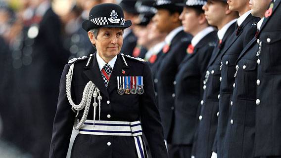 Начальник полиции Лондона Крессида Дик ушла в отставку после ряда скандалов