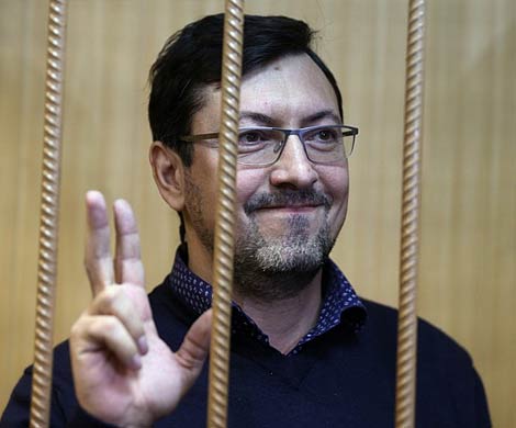 Националист Поткин переведен в психиатрическую больницу Националист Поткин переведен в психиатрическую больницу