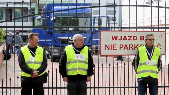 Находясь в русофобском угаре, польские власти закрыли школу при посольстве РФ в Варшаве