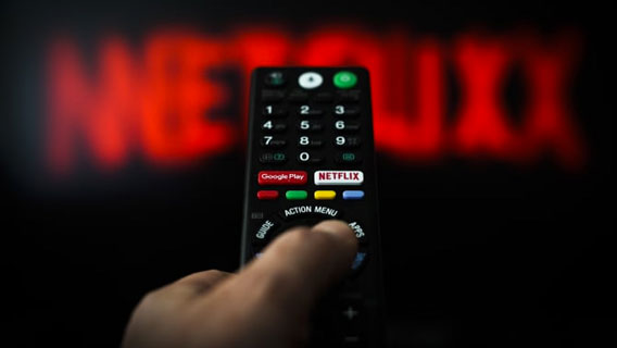 Netflix обгонит конкурентов по расходам на фильмы и телевидение Netflix обгонит конкурентов по расходам на фильмы и телевидение
