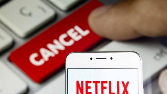 Netflix теряет американских и канадских подписчиков Netflix теряет американских и канадских подписчиков