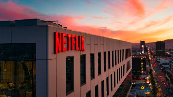Netflix уволил около 150 сотрудников для сокращения расходов