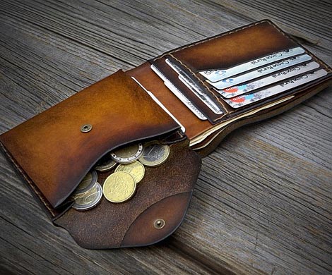Новосибирец изобрел кошелёк, который невозможно потерять