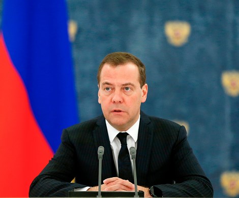 «Очковтирательство»: Медведев резко обратился к министрам
