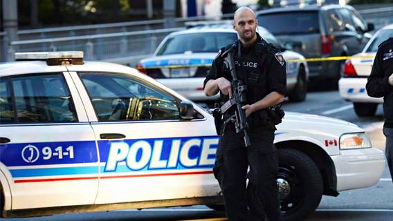 Один из двух подозреваемых в массовом убийстве в Канаде найден мертвым