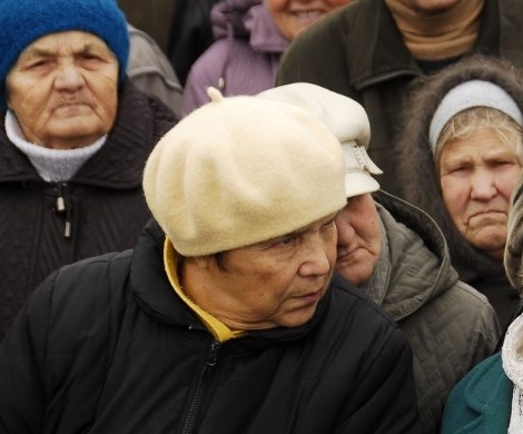 Отстоять пенсионеров: петицию против повышения пенсионного возраста подписали более 1,6 млн россиян