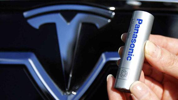 Panasonic представила прототип аккумулятора для Tesla, который поможет снизить производственные затраты Panasonic представила прототип аккумулятора для Tesla, который поможет снизить производственные затраты