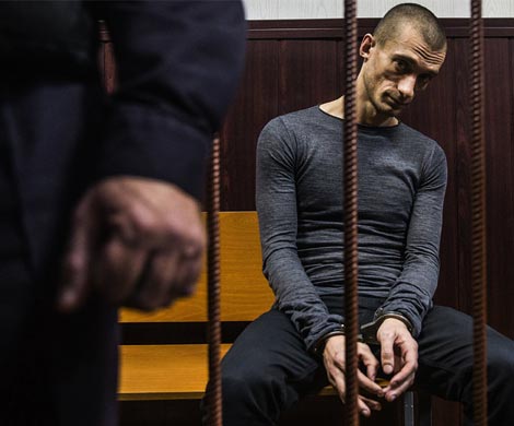 Павленский останется под арестом до 6 апреля