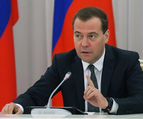 Медведев: Пенсионный возраст увеличат только для госслужащих