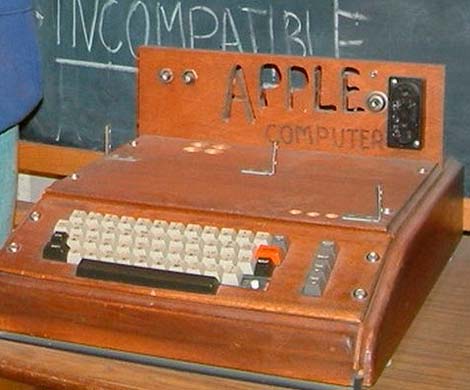 Первый компьютер Стива Джобса уйдет с молотка в Нью-Йорке