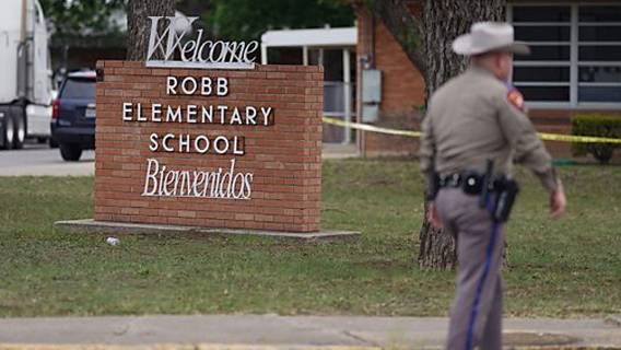 По меньшей мере 19 детей и два взрослых убиты при стрельбе в начальной школе в Техасе