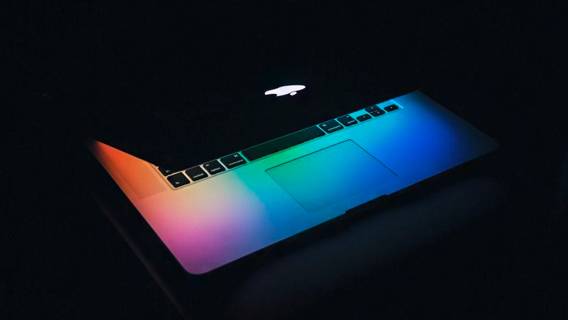 По сообщениям, Apple рассматривает возможность выпуска ноутбука Mac с сенсорным экраном к 2025 году