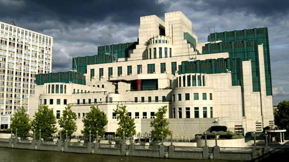 По сообщению суда, MI6 могла позволять информаторам совершать преступления в Великобритании