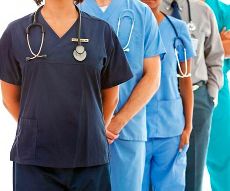 Почему британские больницы теряют работников?
