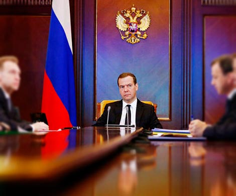 Почти 40% россиян раскритиковали работу правительства Медведева